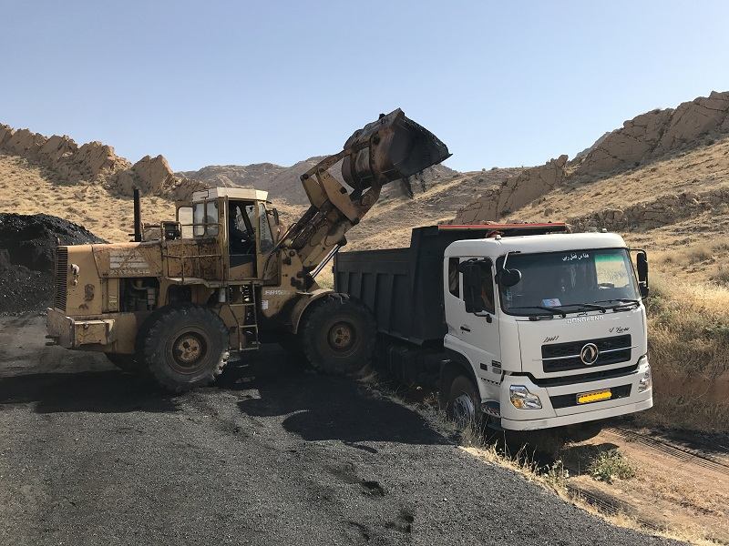 گیلسونایت یا قیر طبیعی ایران در گیلان غرب 