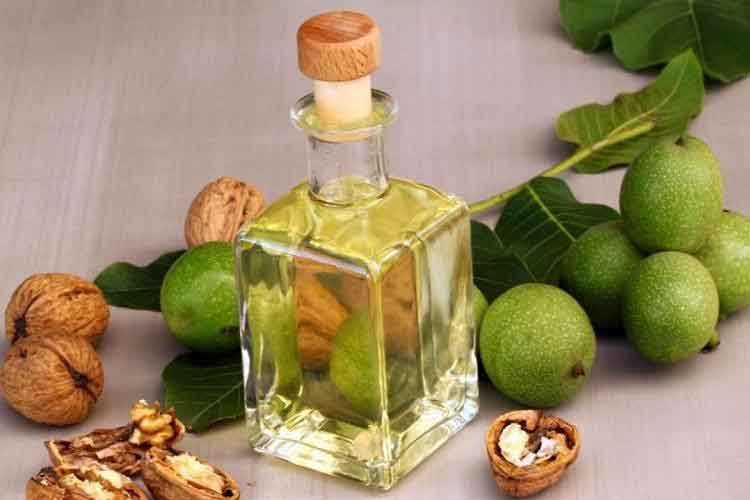 طرز تهیه روغن پوست سبز گردو