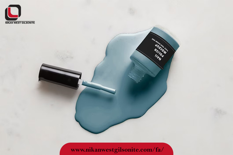 از بین بردن سیاهی گردو روی دست با لاک ناخن